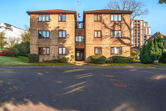 2 Bedroom Flat To Rent In Calluna Court, Woking, Surrey, GU22