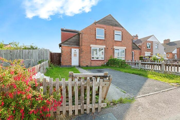 3 Bedroom Semi-Detached House For Sale In Green Lane Close, Leicester, LE5