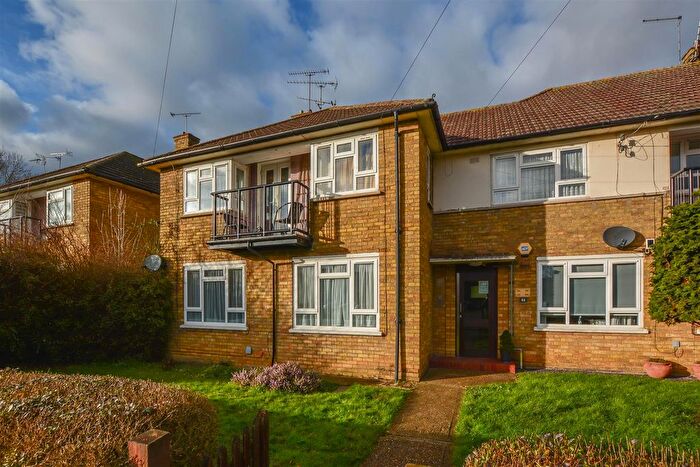 1 Bedroom Flat For Sale In Whittington Road, Hutton, Brentwood, CM13