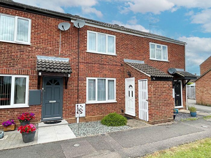 2 Bedroom Property To Rent In Hornbeam Close, Leighton Buzzard, LU7