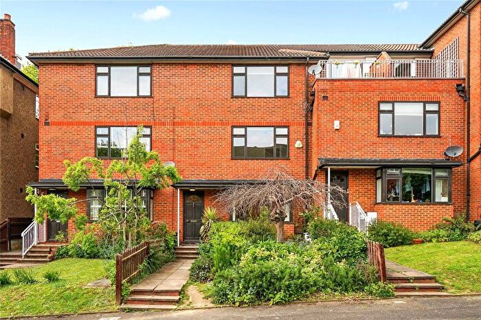 2 Bedroom Flat To Rent In Raymond Road, Wimbledon, SW19