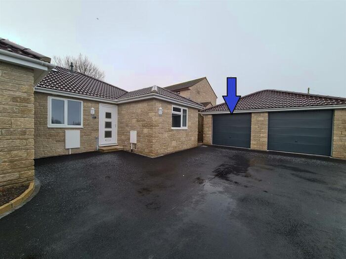 3 Bedroom Semi-Detached Bungalow To Rent In Stowbrough Cottages. Greenlands Road, Peasedown St. John, Bath, BA2