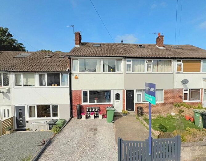 3 Bedroom Town House For Sale In Somerdale Close, Leeds, LS13