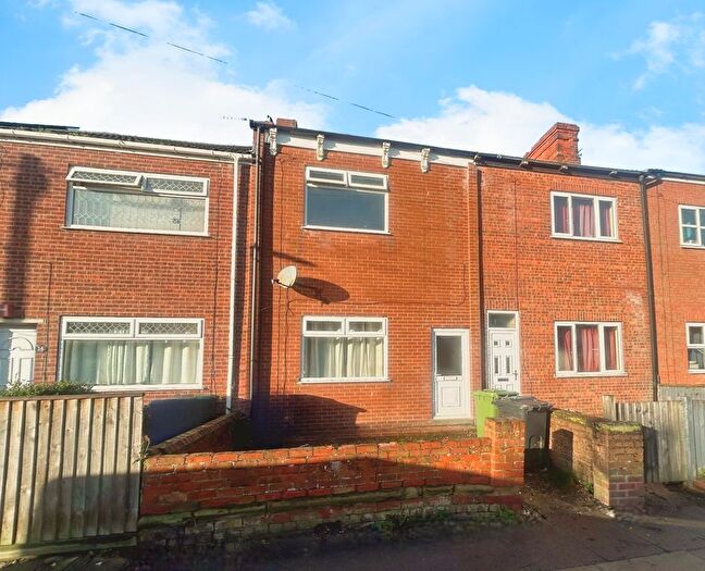 3 Bedroom Terraced House To Rent In Edward Street, Grimsby, Lincolnshire, DN32
