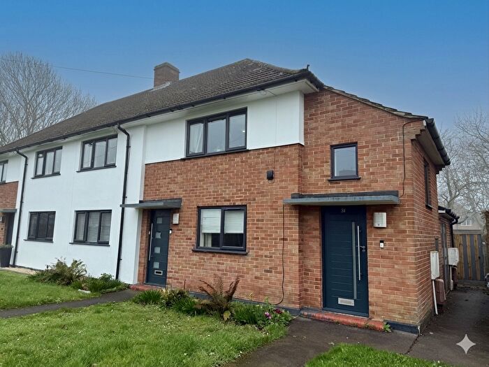 2 Bedroom Maisonette For Sale In Henville Close, Gosport, PO13