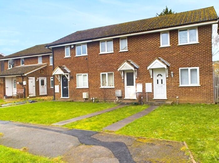 2 Bedroom End Of Terrace House For Sale In Penn Road, Datchet, Berkshire, SL3