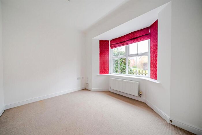 5 Bedroom Detached House For Sale In Gala Close, Bedford, MK41
