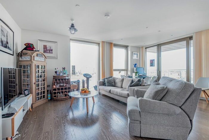 3 Bedroom Flat To Rent In The Lighterman, Pilot Walk, Lower Riverside, Greenwich Peninsula SE10