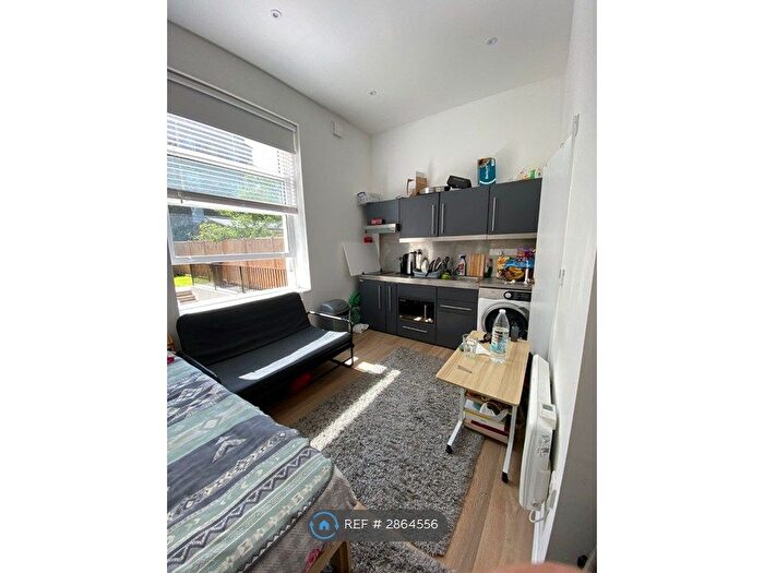 Studio To Rent In Goulton Road, London, E5