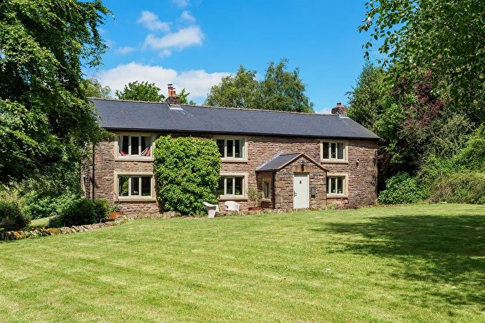 4 Bedroom Detached House For Sale In Combs, High Peak, SK23