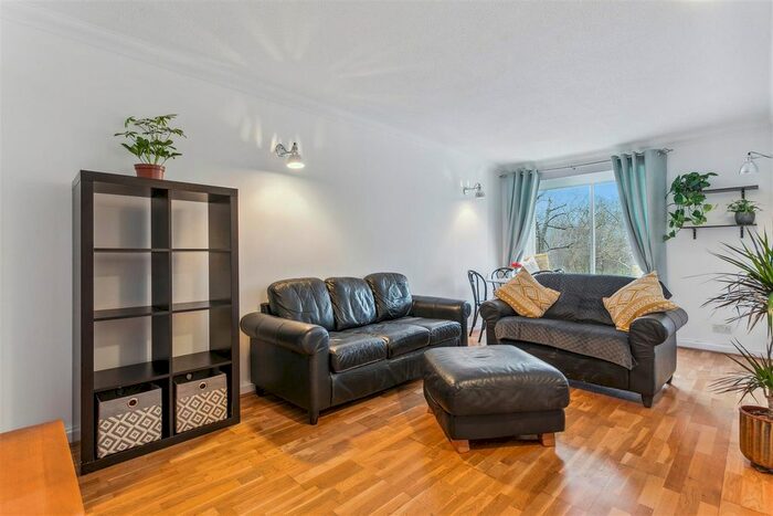 1 Bedroom Flat To Rent In Clapham Common South Side, London, SW4