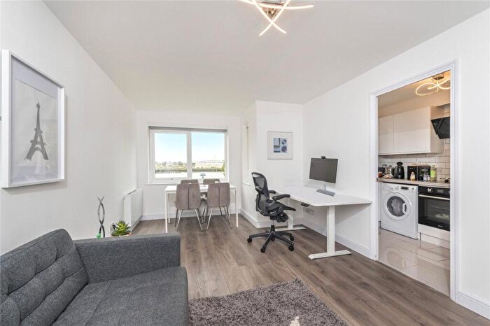 1 Bedroom Flat To Rent In Ferguson Close, Cubitt Town, E14