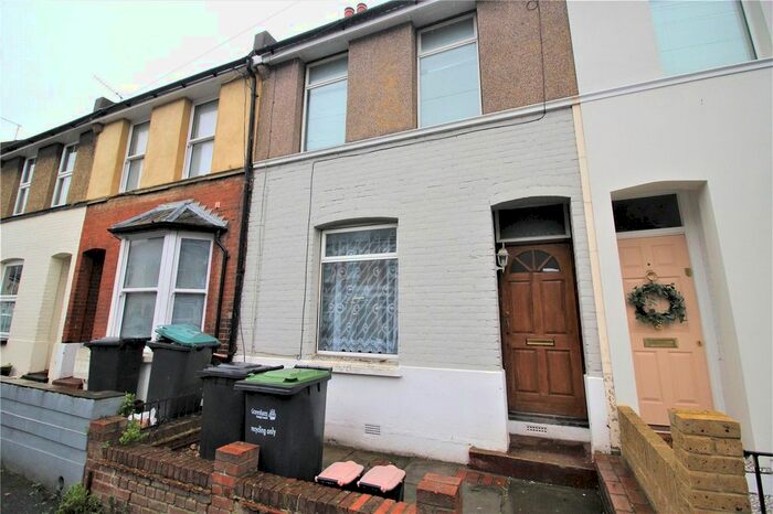 3 Bedroom Terraced House To Rent In Lynton Road South, Gravesend, Kent, DA11