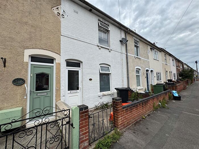 2 Bedroom Terraced House To Rent In Redcliffe Street, Swindon, SN2