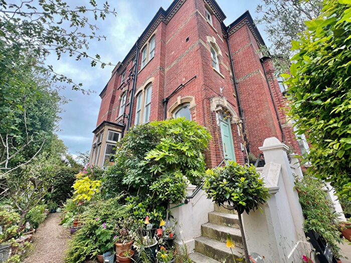 3 Bedroom Flat To Rent In Lennox Road South, Southsea, PO5