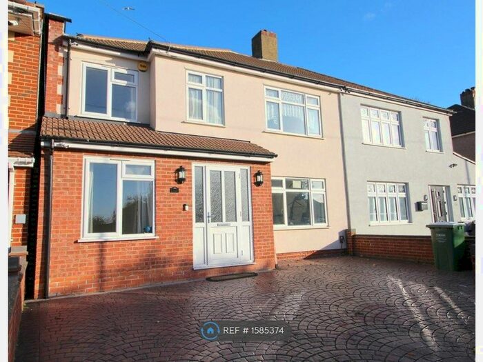 4 Bedroom Semi-Detached House To Rent In Hurlingham Road, Bexleyheath, DA7