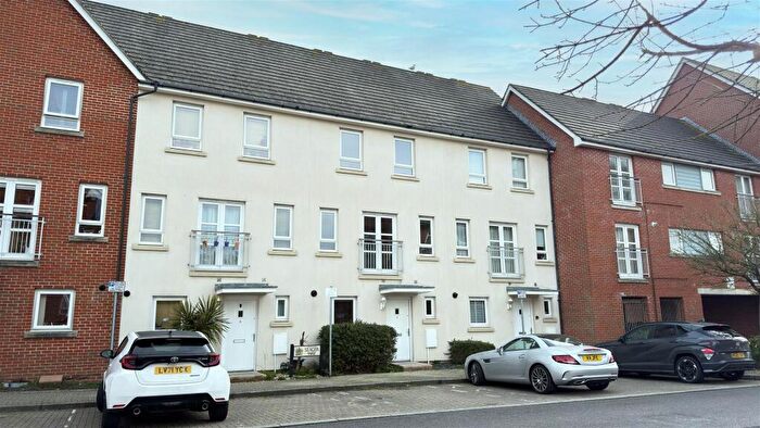 4 Bedroom Terraced House For Sale In Seager Way, Poole, BH15
