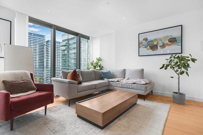 2 Bedroom Apartment To Rent In Landmark Pinnacle, Marsh Wall, E14