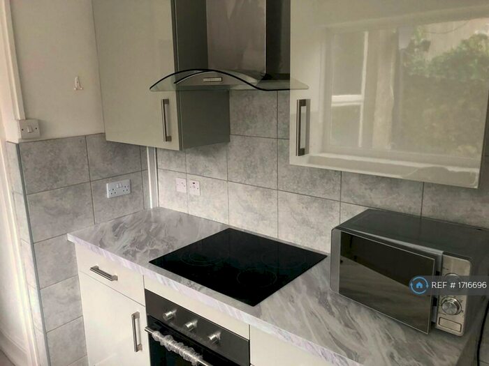 2 Bedroom Terraced House To Rent In King Edward Road, Swansea, SA1