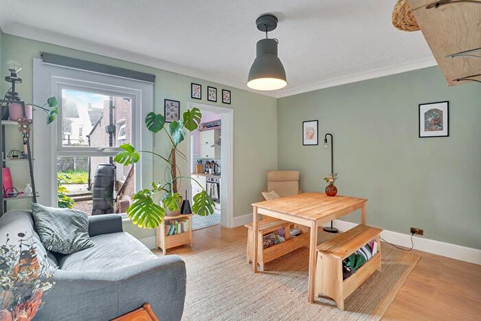 3 Bedroom Property For Sale In Holmesdale Road, South Norwood, London, SE25