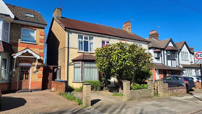 3 Bedroom Semi Detached House For Sale In Wellington Road, Enfield, EN1