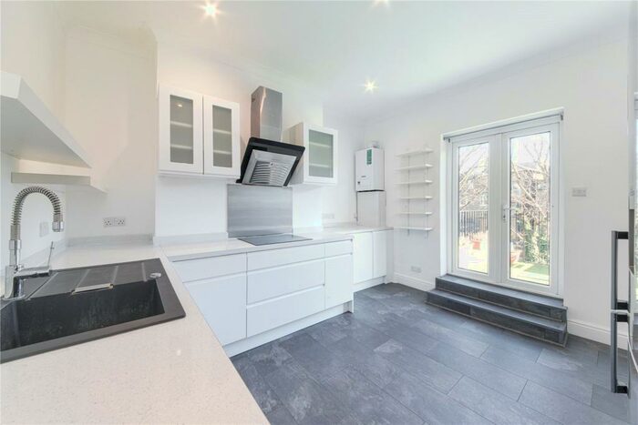 2 Bedroom Flat To Rent In Stavordale Road, Highbury, London, N5