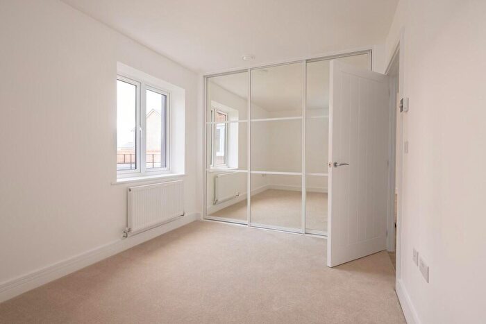 1 Bedroom Apartment For Sale In Willington Down, Lady Grove, Didcot, OX11