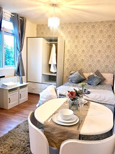 1 Bedroom Studio To Rent In Gladesmore Road, London, N15