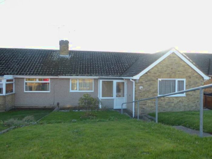 2 Bedroom Bungalow To Rent In Yeoman Gardens, Willesborough, Ashford, TN24