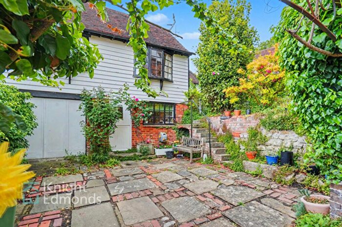 4 Bedroom Semi-Detached House For Sale In Broad Street, Sutton Valence, ME17