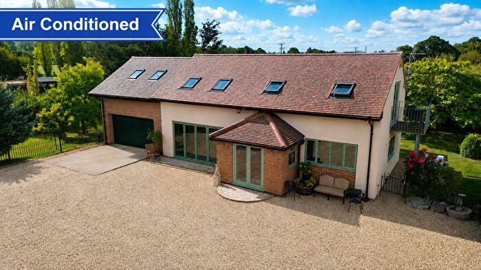 5 Bedroom Detached House For Sale In Sticky Lane, Hardwicke, Gloucester, GL2
