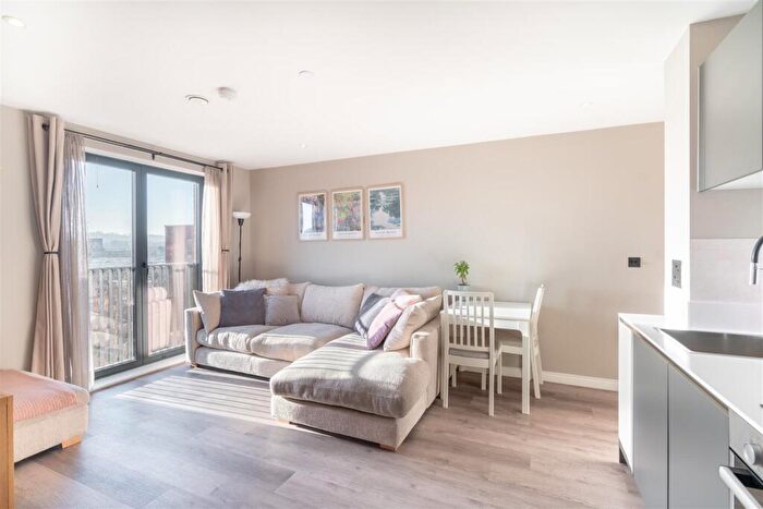 1 Bedroom Apartment To Rent In Springwell Gardens, Whitehall Road, Leeds City Centre, LS12