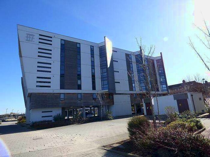 2 Bedroom Flat To Rent In The Deck, Lock 7, Runcorn, WA7