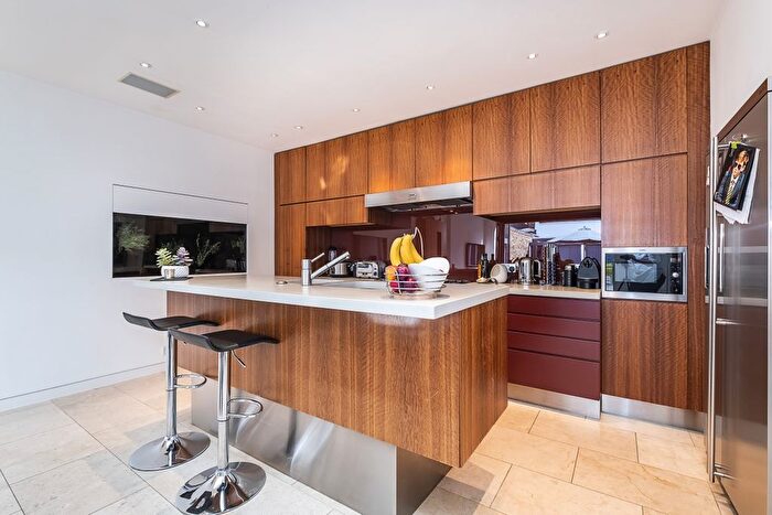 2 Bedroom Semi-Detached House To Rent In Kingston Road, London, SW19