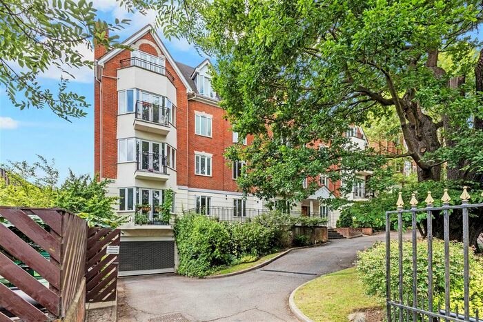 2 Bedroom Flat To Rent In Wimbledon Hill Road, London, SW19