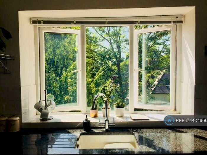 2 Bedroom Flat To Rent In Westcliffe Lodge, Bournemouth, BH4