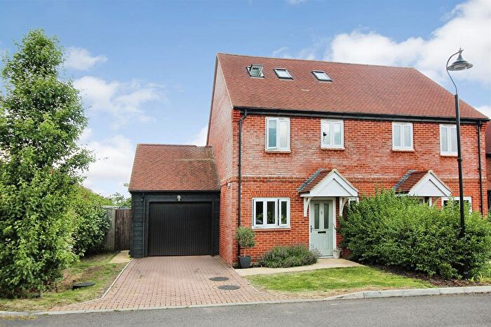 3 Bedroom Semi-Detached House To Rent In Fairfield Close, Haddenham, HP17