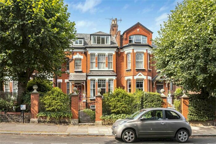 2 Bedroom Flat To Rent In Coolhurst Road, Crouch End, London, N8