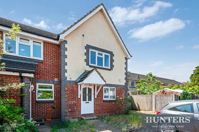 3 Bedroom Semi-Detached House For Sale In Pankhurst Close, Isleworth, TW7