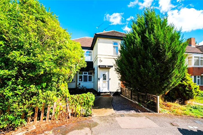 2 Bedroom Maisonette For Sale In Grantham Gardens, Chadwell Heath, RM6