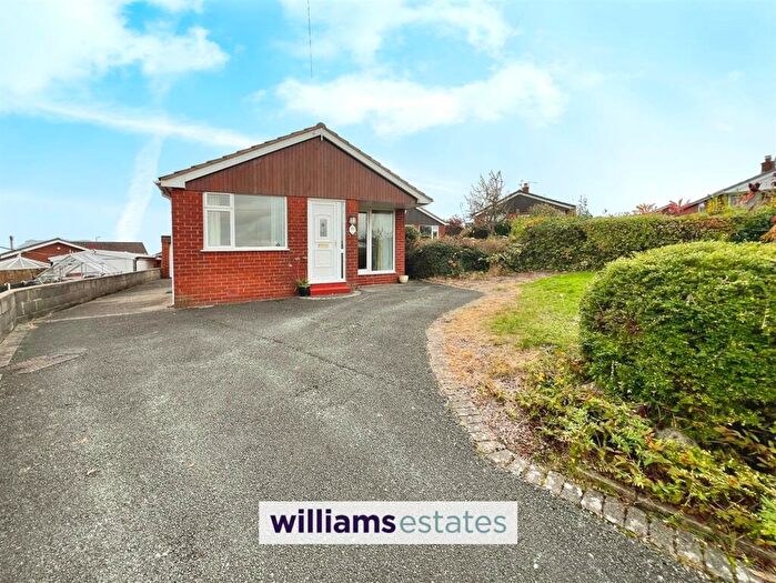 3 Bedroom Detached Bungalow For Sale In Edwin Drive, Flint, CH6