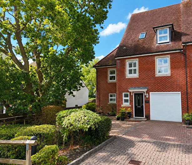 4 Bedroom Town House For Sale In Haven Close, Christchurch, BH23