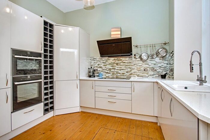 3 Bedroom Flat For Sale In Roseneath Place, Edinburgh, EH9
