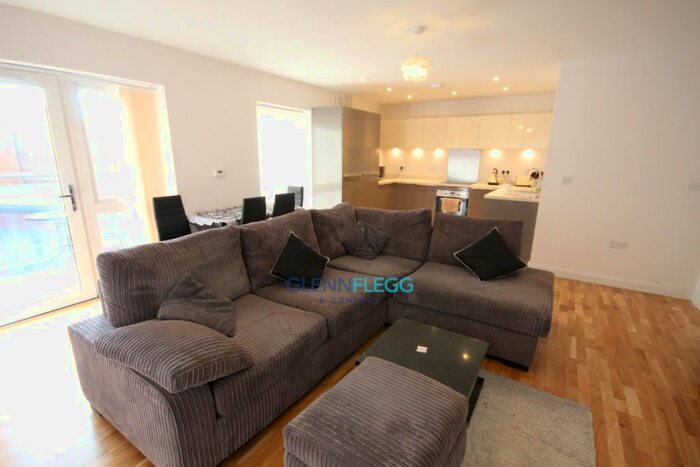 2 Bedroom Flat To Rent In Arla Place, Ruislip, HA4