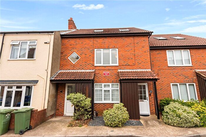 2 Bedroom Terraced House For Sale In Oyster Court, Cleethorpes, DN35