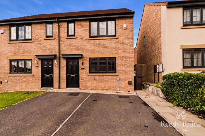 3 Bedroom Semi-Detached House To Rent In Primrose Road, Thurnscoe, Rotherham, S63