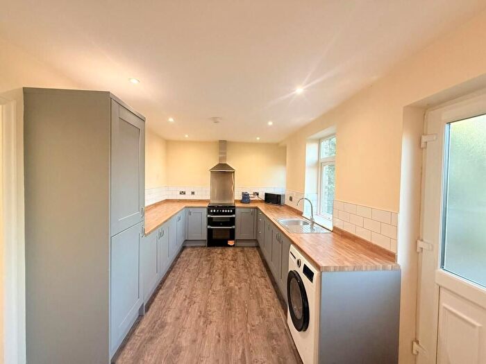 3 Bedroom Semi Detached House To Rent In Mosslea Road, Whyteleafe, CR3
