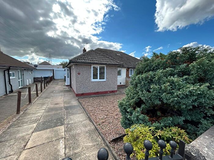 2 Bedroom Bungalow To Rent In Kings Drive, Bradford, BD2