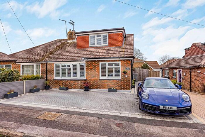 3 Bedroom Semi Detached House For Sale In Maple Drive, Denmead, Waterlooville, PO7