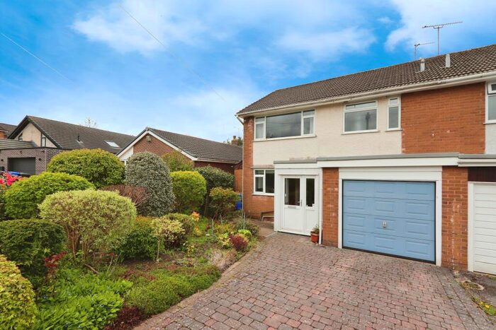 3 Bedroom Semi-Detached House For Sale In Peterborough Drive, Sheffield, South Yorkshire, S10